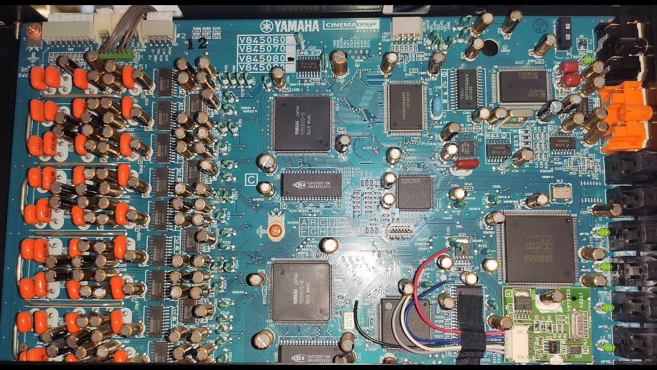 Усилитель Yamaha DSP-AZ1 на борту ЦАП DAC Burr-Brown на PCM1704 скромность и аристократичность  🧐🤫