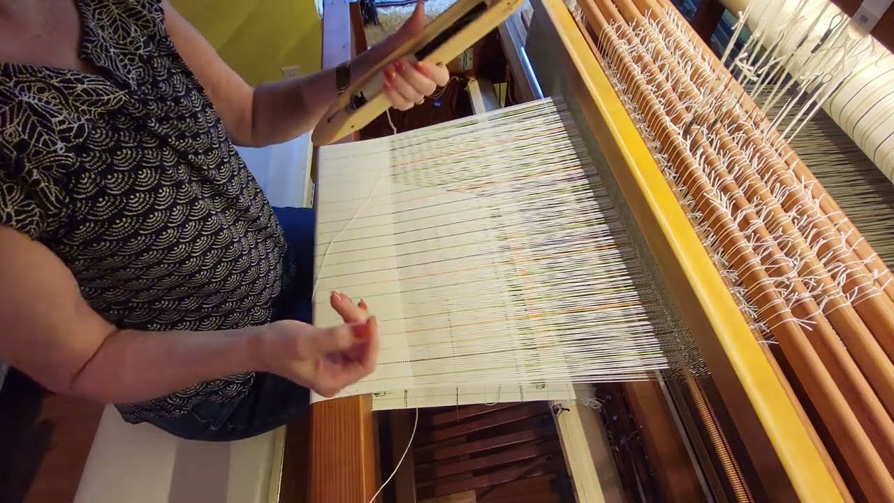 Unweaving with an End Feed Shuttle