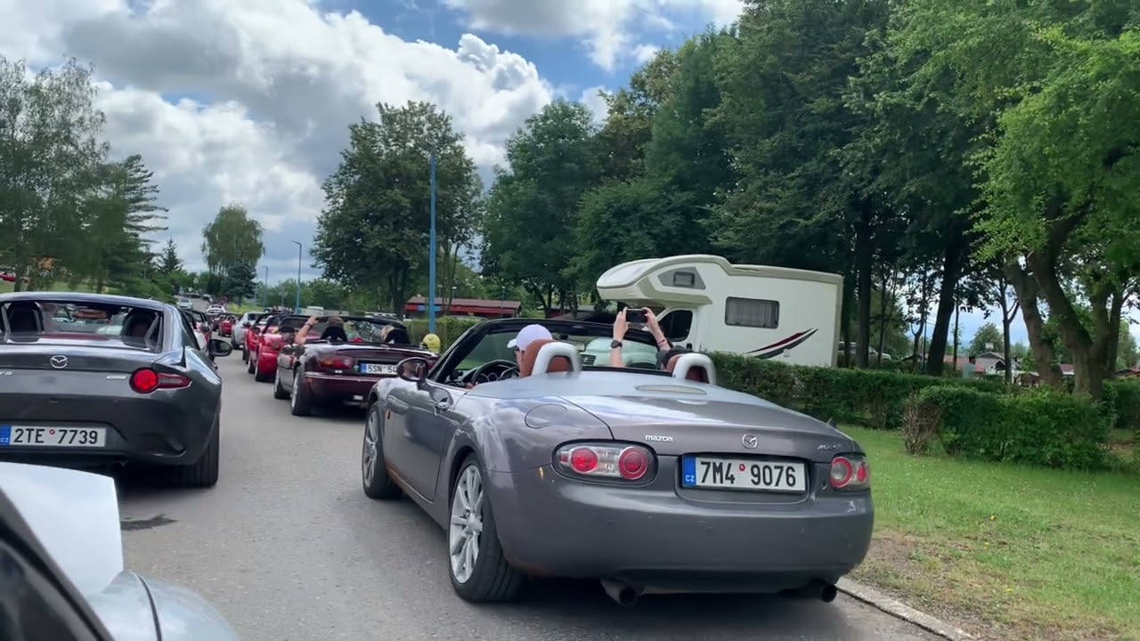 25 let s MX-5