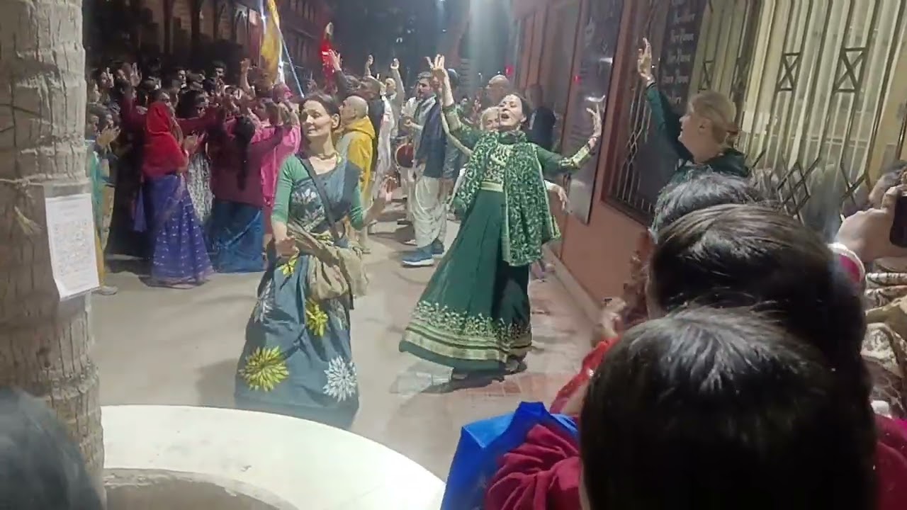 মায়াপুর নবদ্বীপ মন্দিরের সন্ধ্যায় কীর্তন রাধে রাধে ❣️#Mayapur #Navdeep #kirtanvideo 