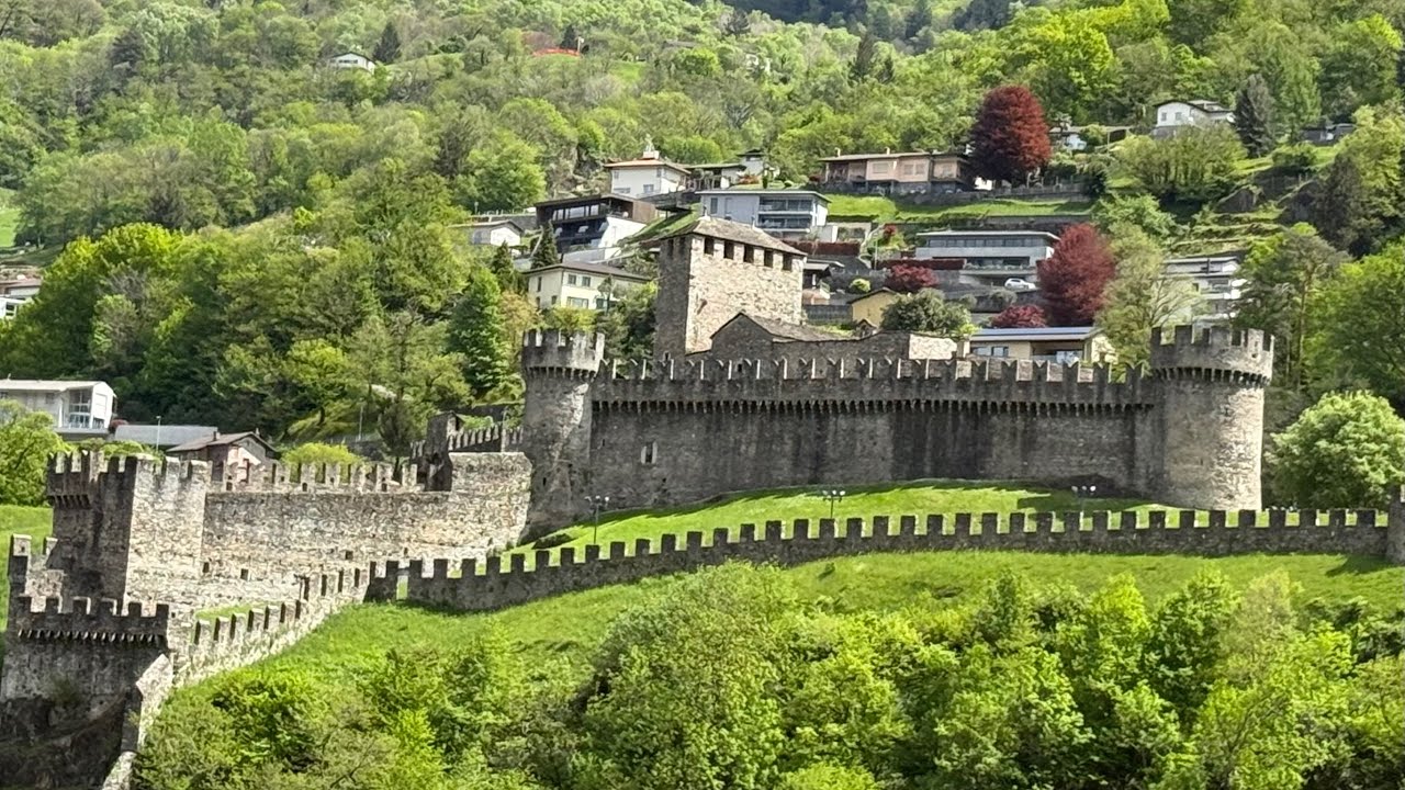 瑞士南部義大利區貝林左納（Belllinzona)世界文化遺產格朗德大城堡