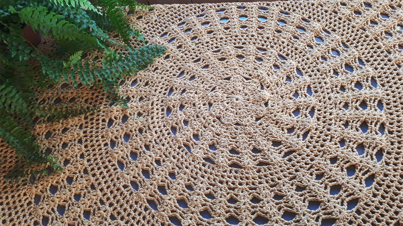 Toalha de mesa em crochê redonda, feito com barbante nº6, video completo.