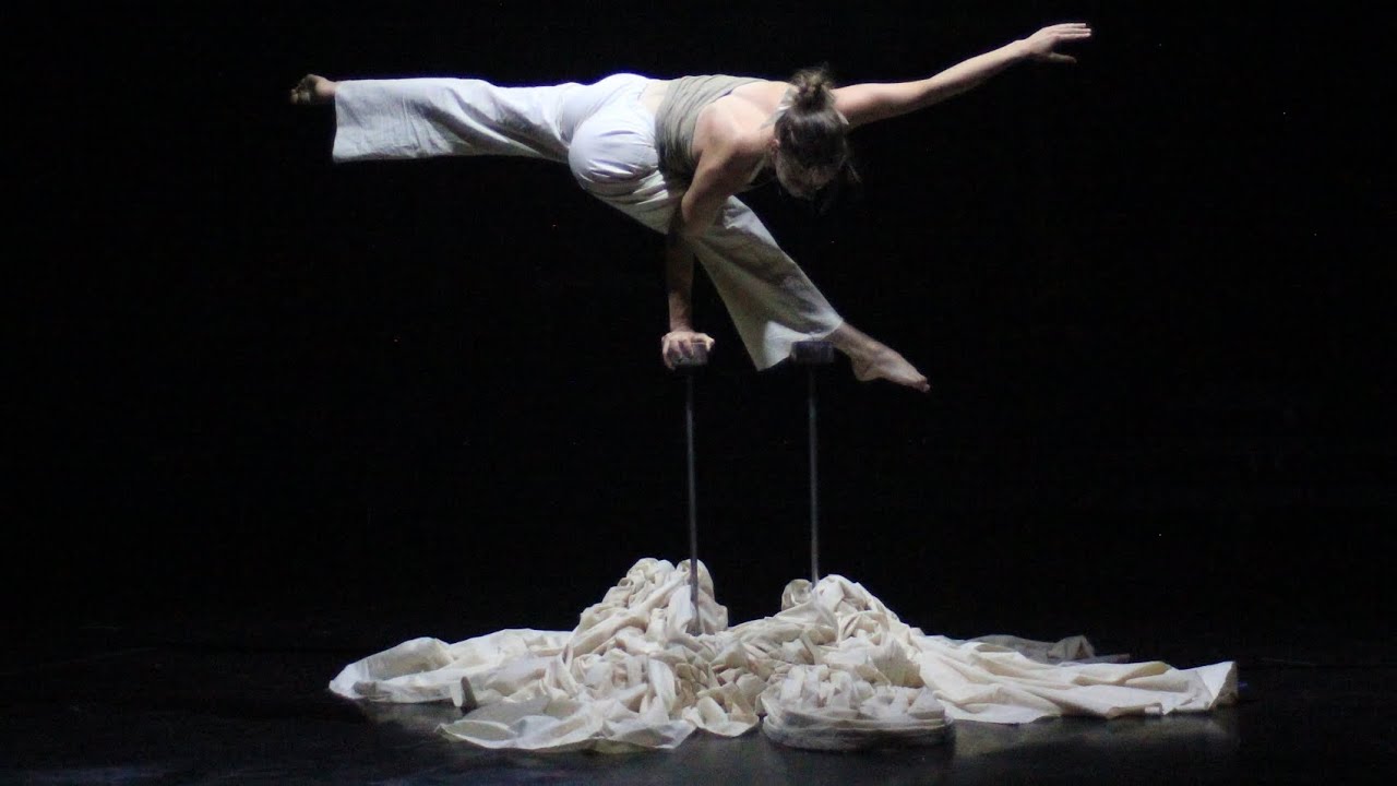Anne Marjamäki- ESAC EXIT, handbalancing