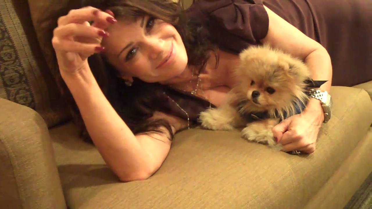 Lisa Vanderpump Helps Giggy Prepare