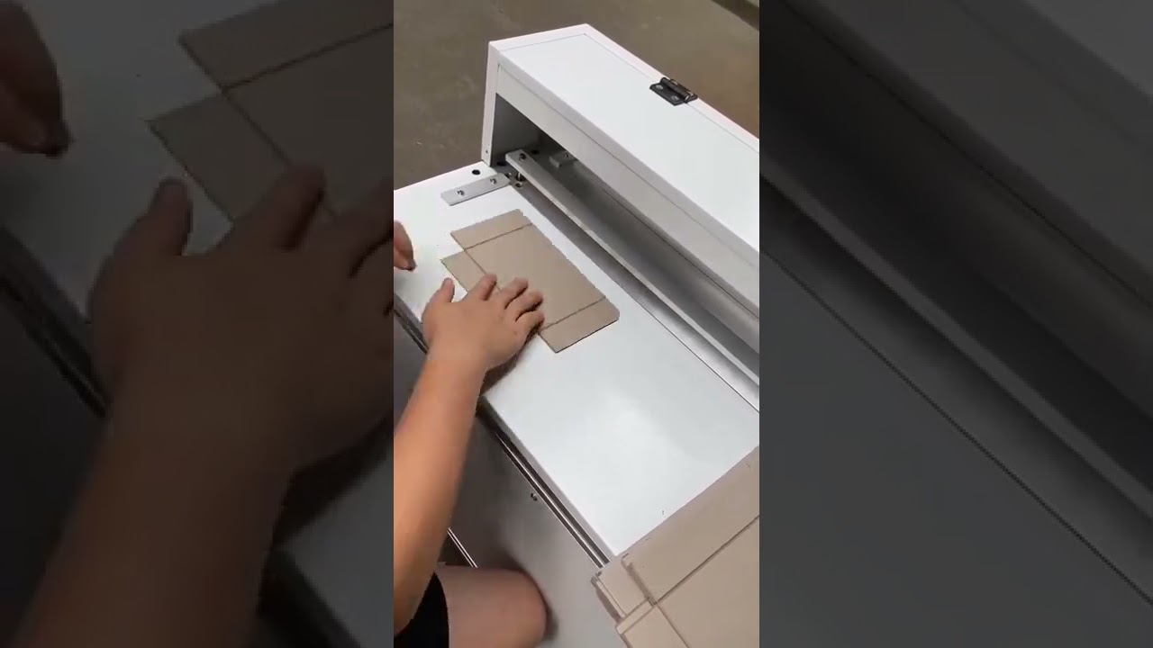 New model grooving machine for cardboard grooving/Nouveau mod&egrave;le de machine &agrave; rainurer pour carton