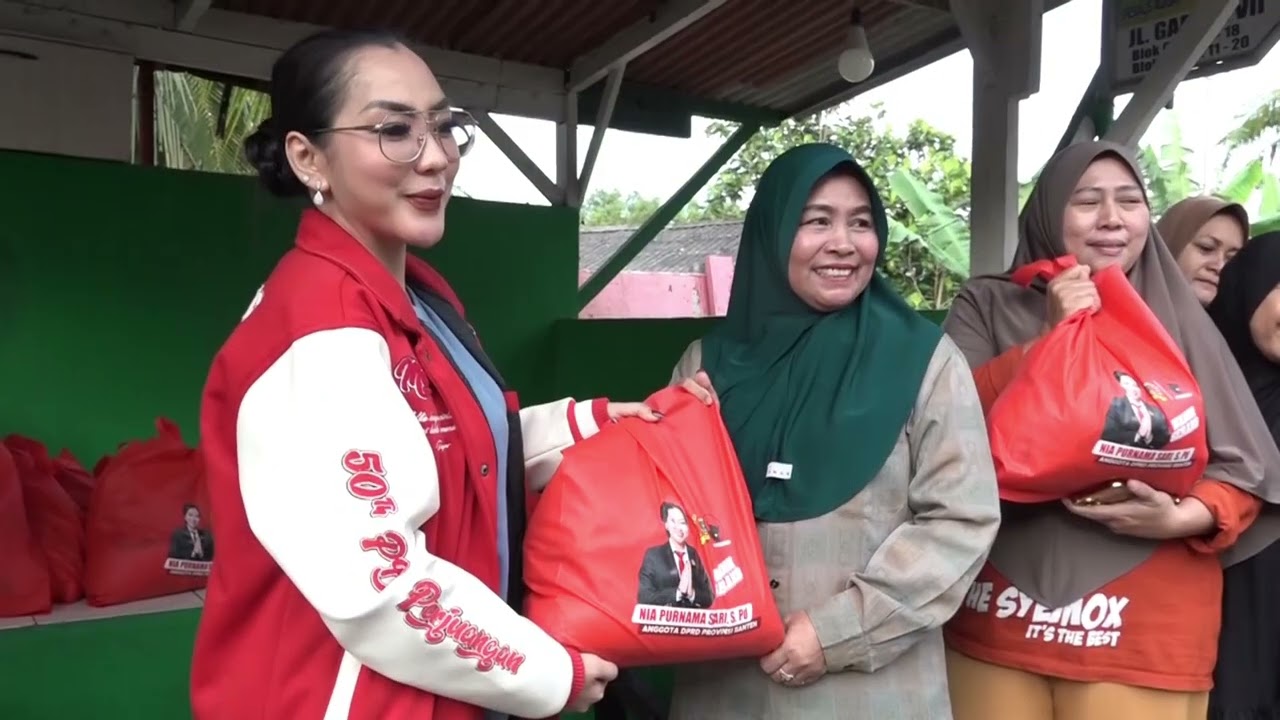 Wadon Serang Turun Langsung Membantu Korban Banjir di Kota Serang
