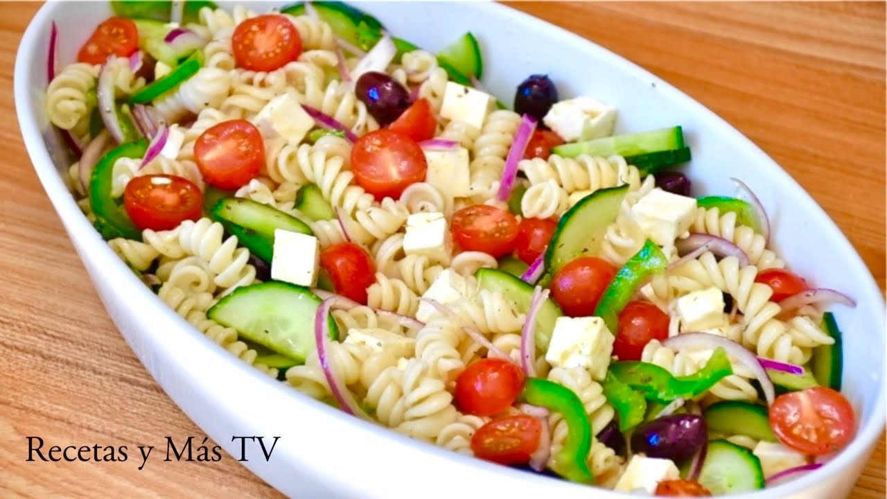 Ensalada Griega con Pasta Rica, Saludable y f&aacute;cil de hacer