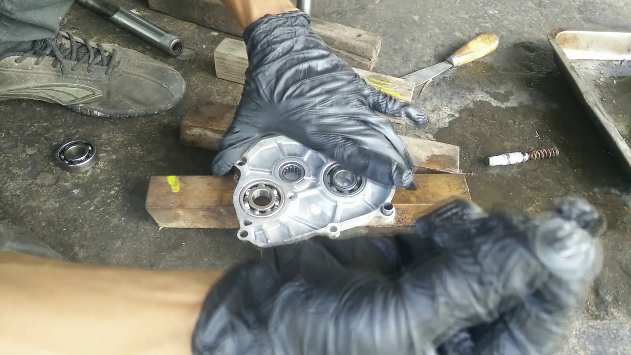 วิธีเปลี่ยนลูกปืนเพลาเฟืองท้ายและวิธีการประกอบเฟืองท้าย YAMAHA NOUVO MX