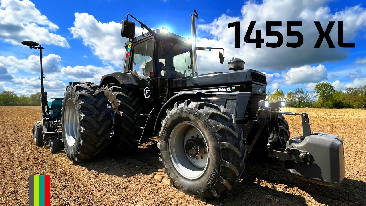 S4 - E13 : SEMIS DE CHANVRE AVEC LE 1455 XL !!! 🚜🔊