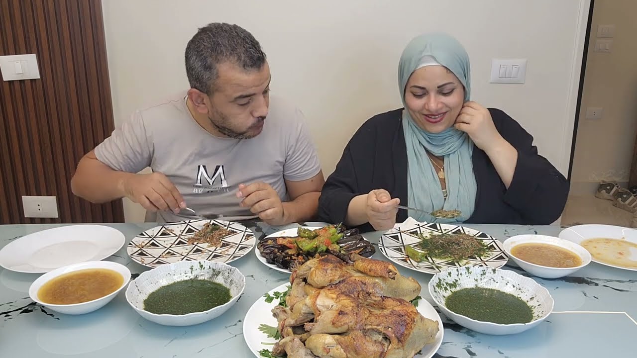 تحدي اكل /2 ديك بلدي فراخ سفره ملوك تحدي اول مره نعمله في البيت الجديد👌والعقاب خناقه برده😂