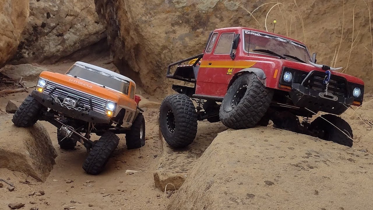 Element Enduro Sendero HD & Vaterra Ascender 68 F100 Crawling in 60+ mph winds! Makes for a fun Day!