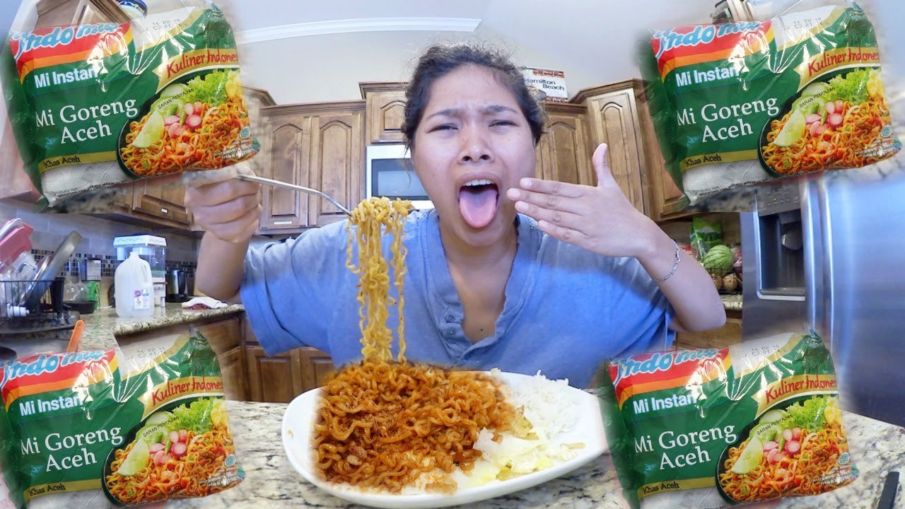 PERTAMA KALI COBA INDOMIE GORENG ACEH MAMAMIAAA