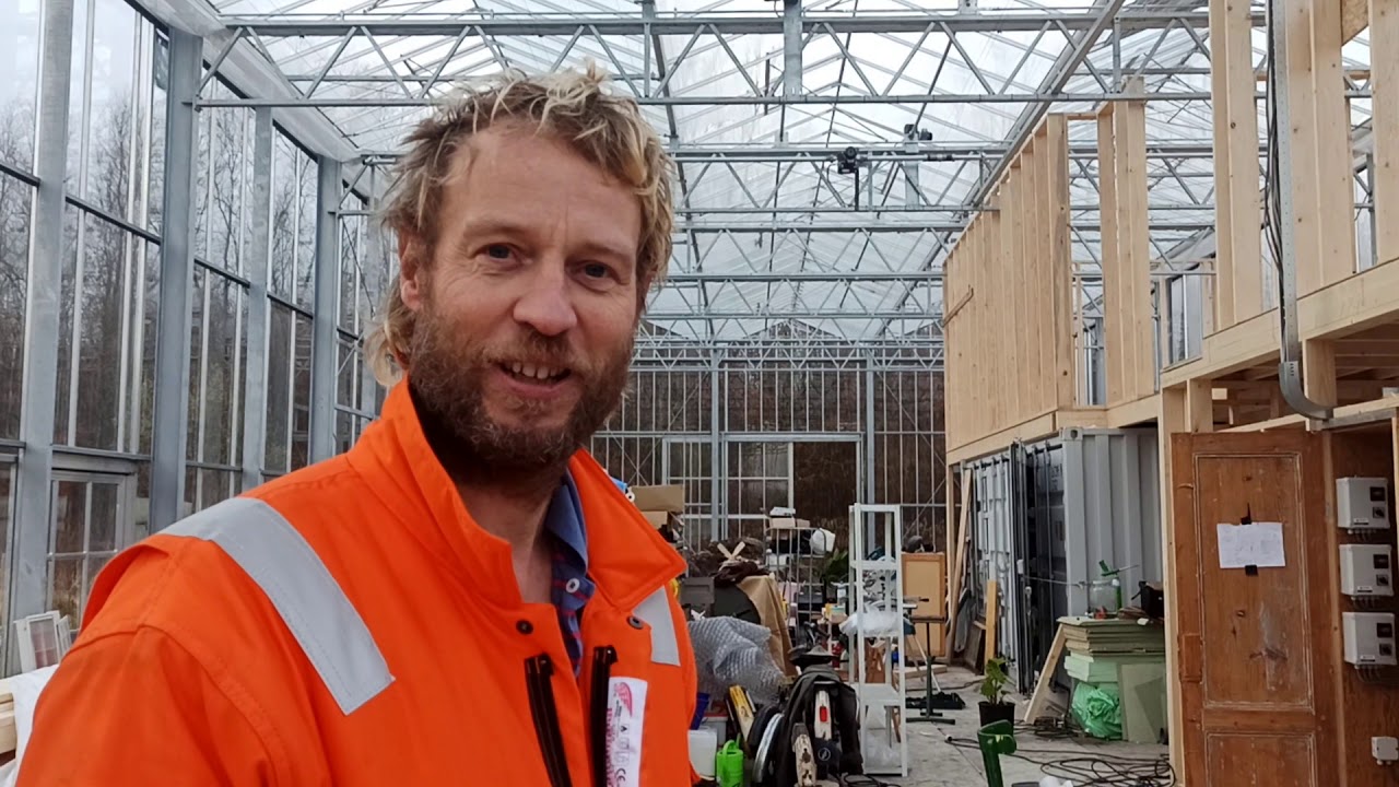 video tour prachtige  kunstenaars atelier in een glazen Kas van Leo van Munster de http://donleo.org