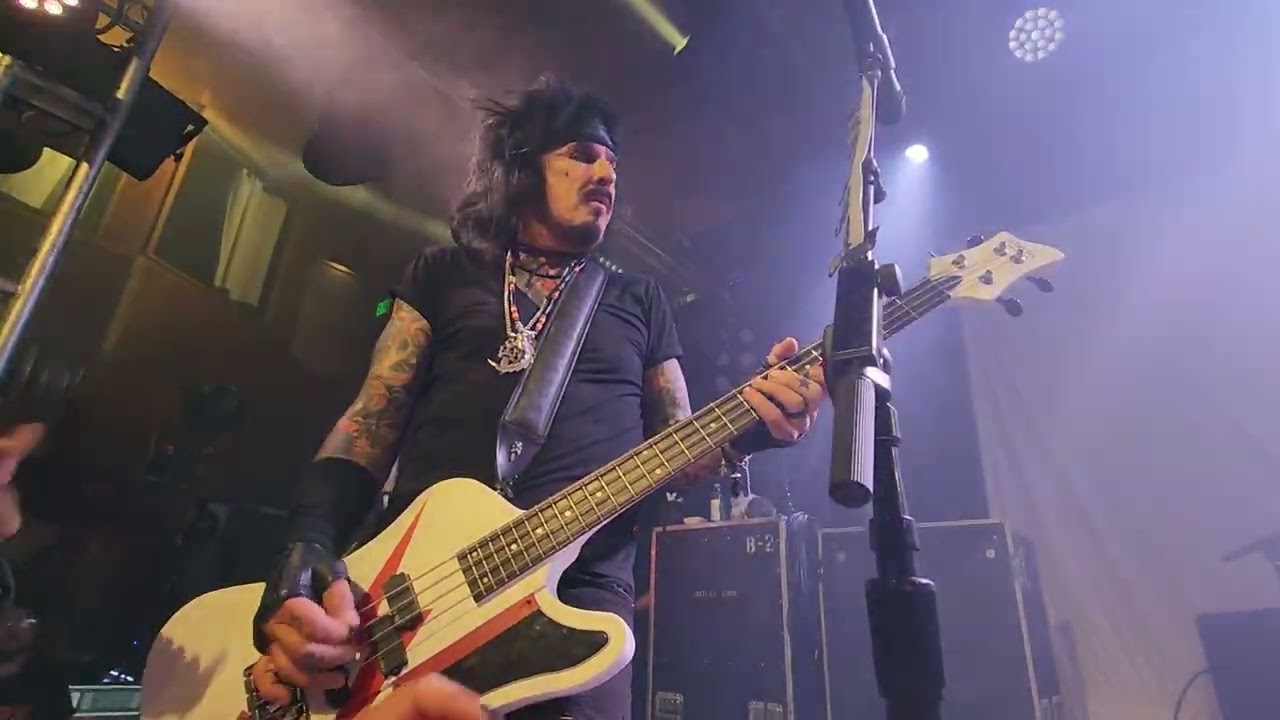Mötley Crüe - Nikki Sixx speaks/On With The Show ● The Troubadour - Hollywood, CA 10/7/2024 ● LIVE