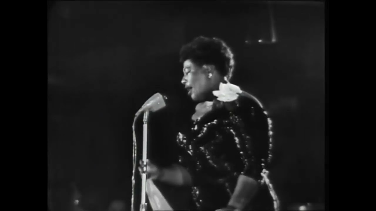 Ella Fitzgerald &ndash; &ldquo;A Foggy Day (In London Town)&rdquo; (Live in Australia, 1961) | BP Super Show