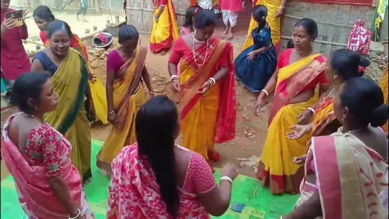 তোমরা না যাইও না যাইও না যাইও সইগো ওই না যমুনার জলে