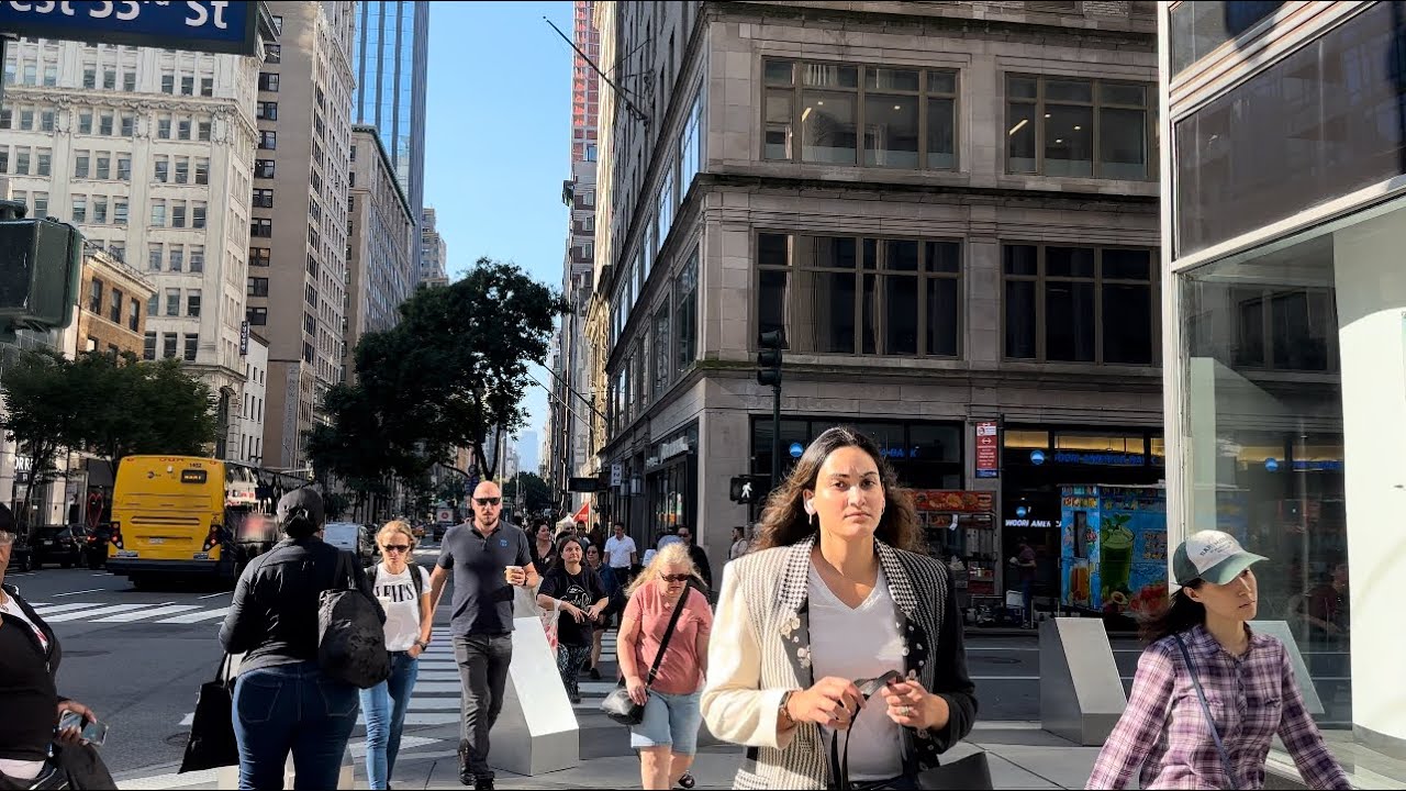 Walking NYC - Empire State Building to Flatiron Building Via 5th Avenue