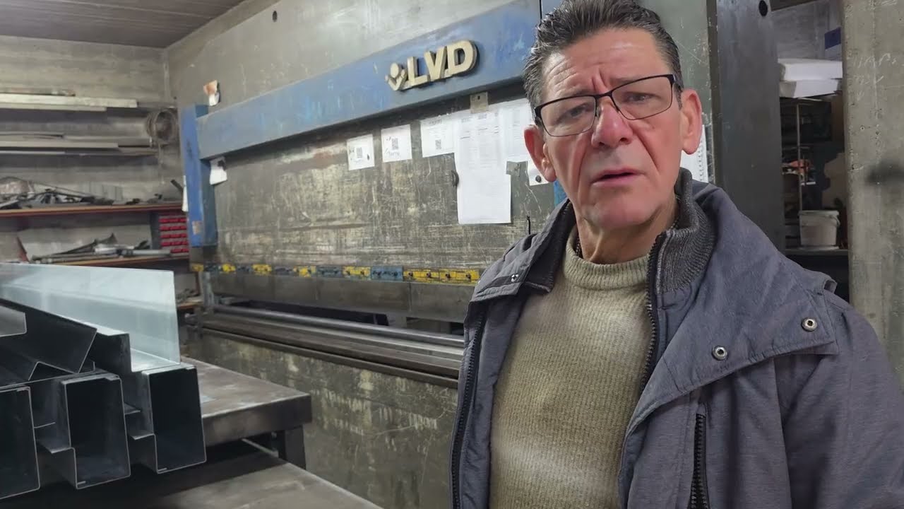 Τα πάντα για κατασκευές καρότσα τρέιλερ  σιδηροκατασκευές πάντως τύπου άμα πιάνουν τα χέρια Χανιά 