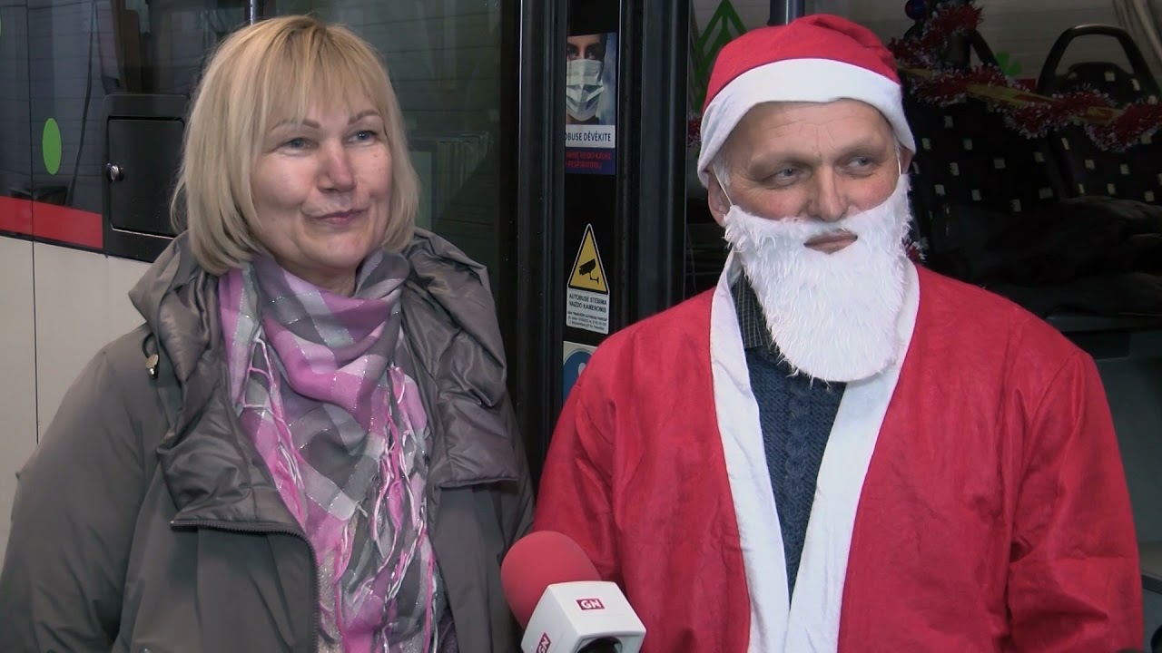 Panevėžio miesto maršrutais rieda Kalėdų Senelio padėjėjo vairuojamas šventinis autobusas!