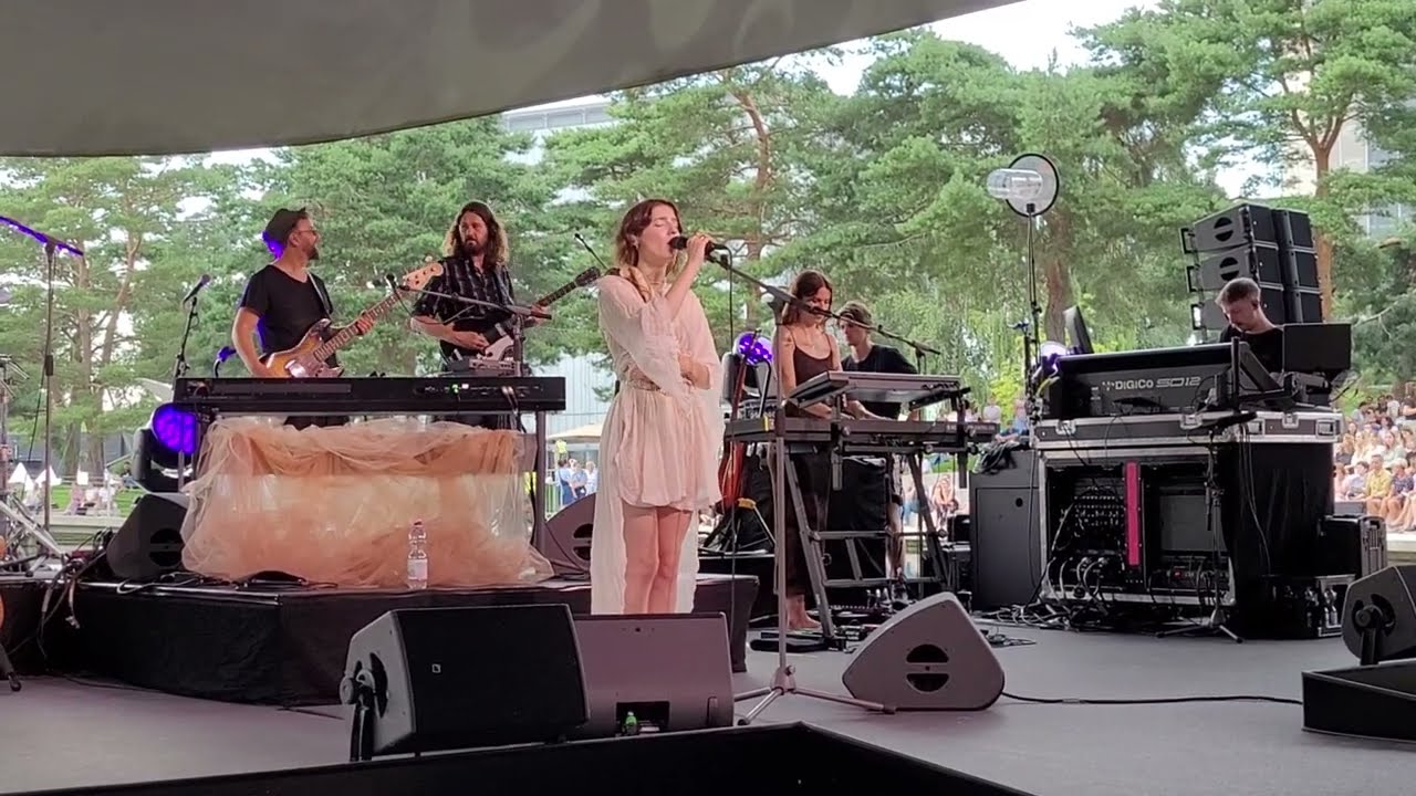 Birdy - Keeping Your Head Up - Wolfsburg 31.07.2024