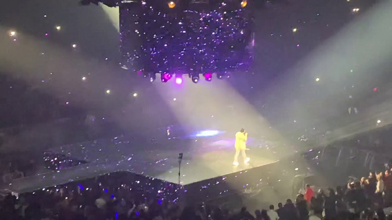 Bad Bunny “No Me Conoce” En Vivo Chicago 11/29/19