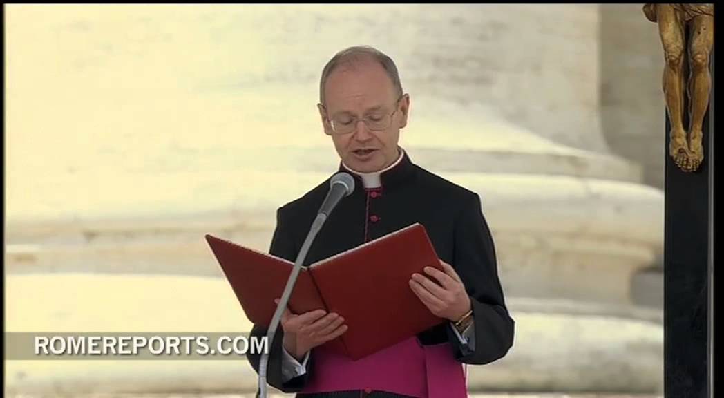 Pope Francis explains meaning of Holy Week during first general audience