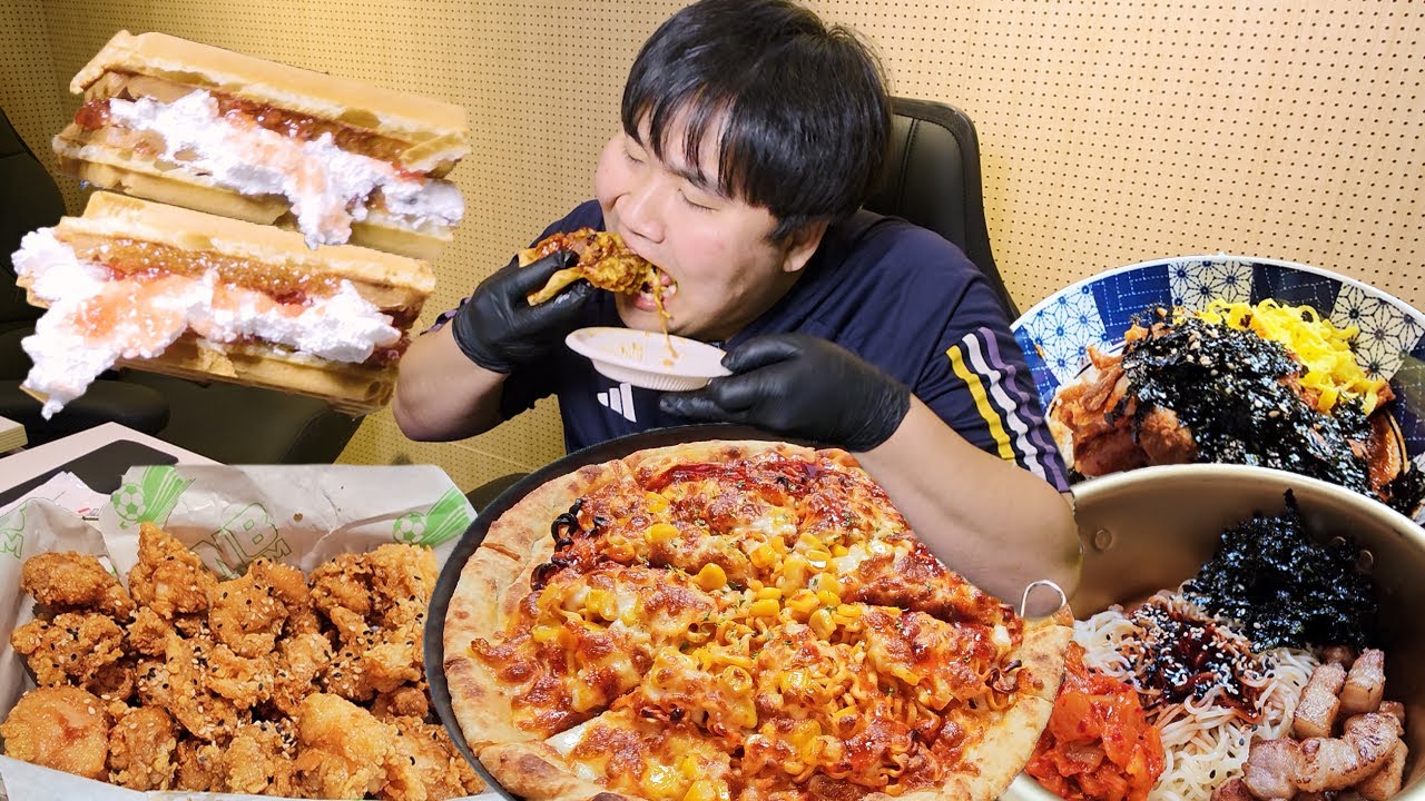 야식으로 새벽3시에 뿌꾸형PC방에서 불닭볶음면피자,삼겹살비빔면,간장치킨,제육덮밥,와플까지 종류별로 먹방!! [ Pizza Mukbang ]
