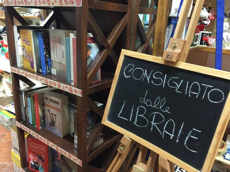 Bookshelf Tour - VITA DA LIBRAIA