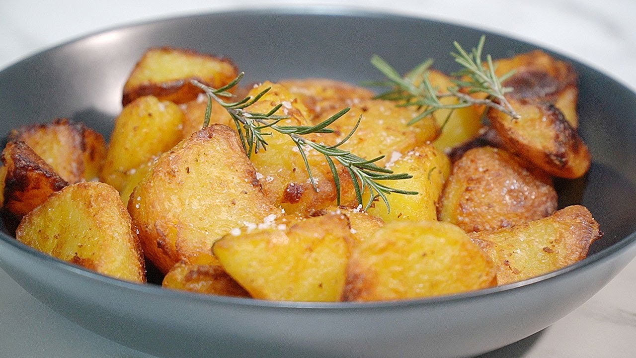 How to Make the PERFECT Roast Potatoes Fluffy Inside, CRISPY Outside