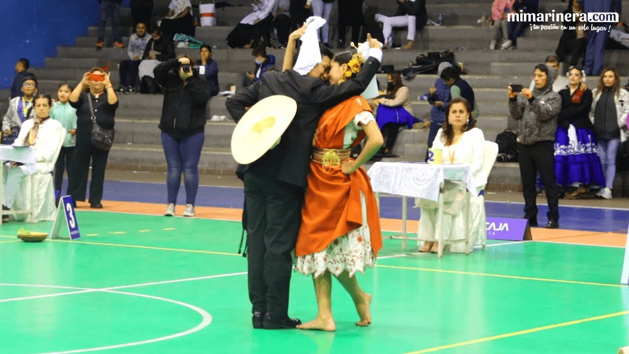 Marinera Norteña Caja Trujillo, orgullo trujillano bailan 💃Ariana y Flavio🕺