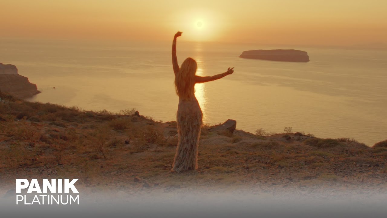 Αγγελική Ηλιάδη - Μην Ανάβεις Το Φως - Official Music Video