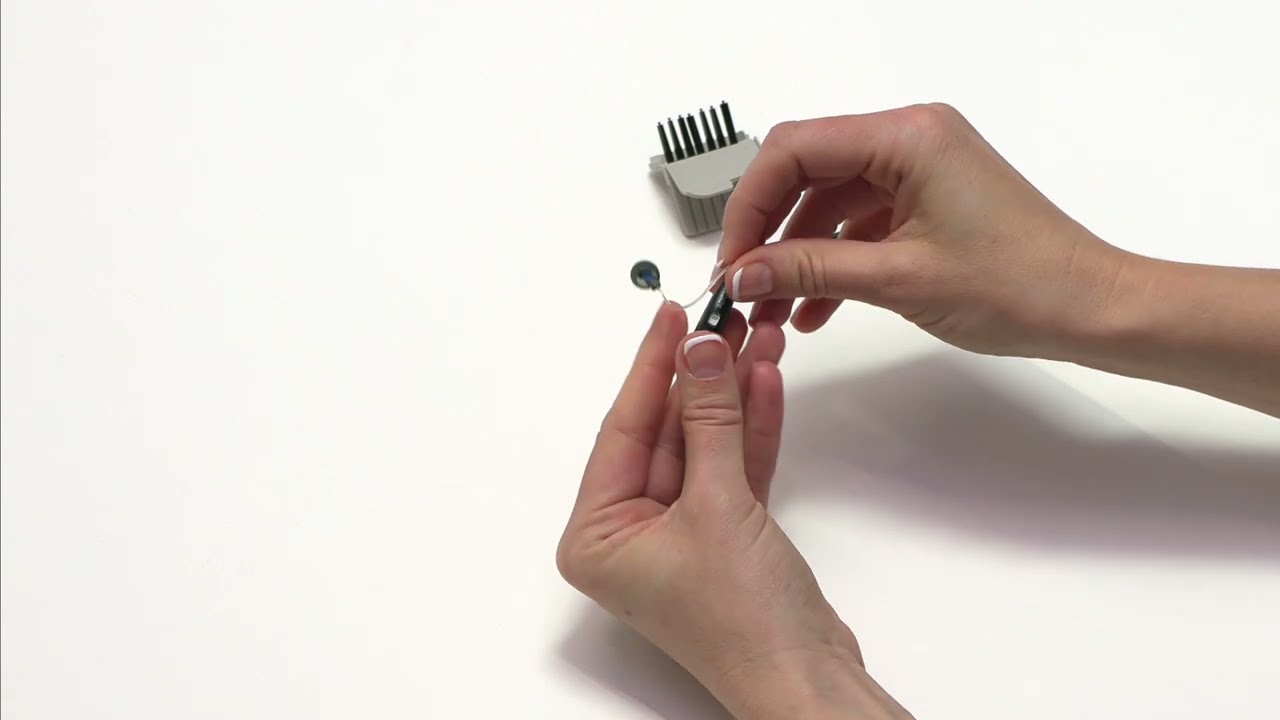 How to Change All-Day Clear CeruStop Wax Guards | Sennheiser
