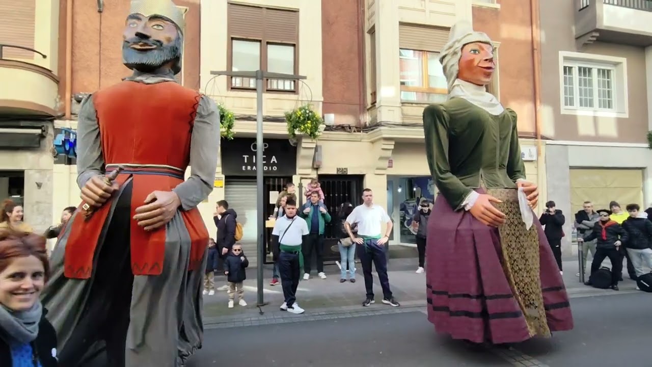 Vals II de los gigantes de Gautxoriak en Erandio ~Gure! jaialdia~