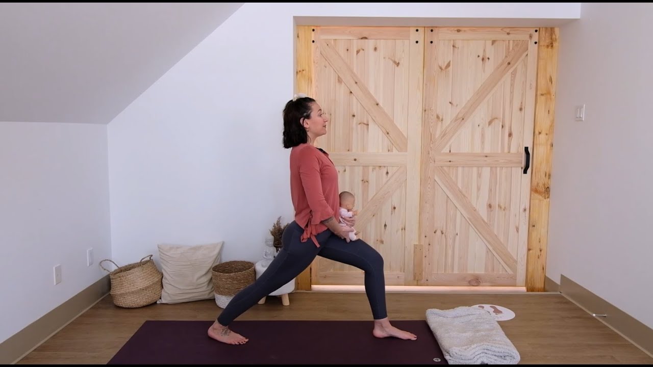 Routine de yoga postnatal pour maman et bébé