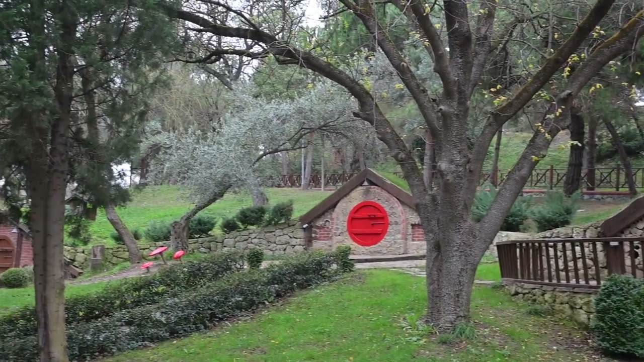 Darıca millet bah&ccedil;esi hobbit evleri
