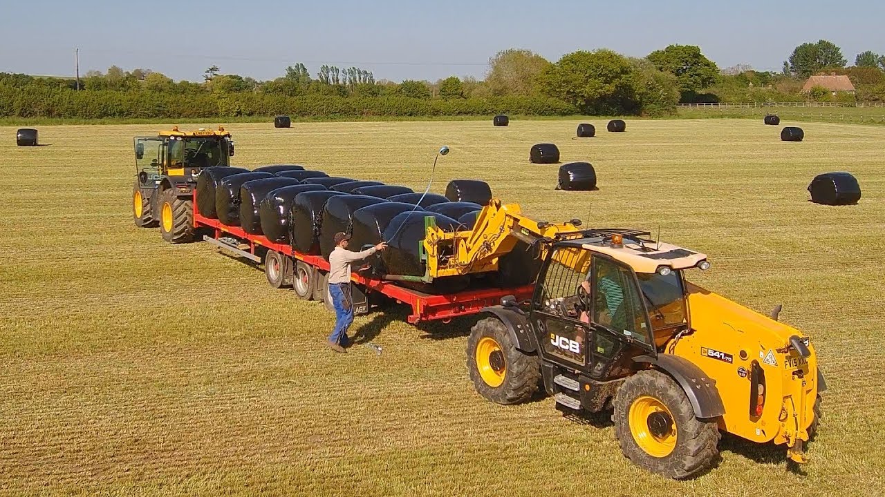 JCB and FENDT CARTING SILAGE