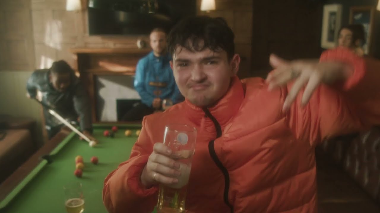 Gentlemens Club - Policia (Official Music Video)