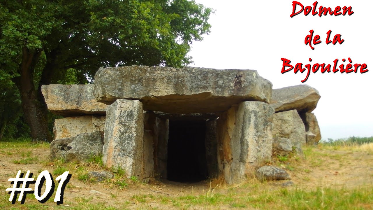 #01 Dolmen de la Bajoulière, St Rémy la Varenne (Maine et Loire)