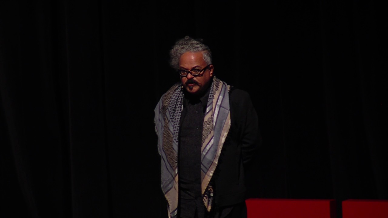 A moda como vetor cultural | Ronaldo Fraga | TEDxLaçador
