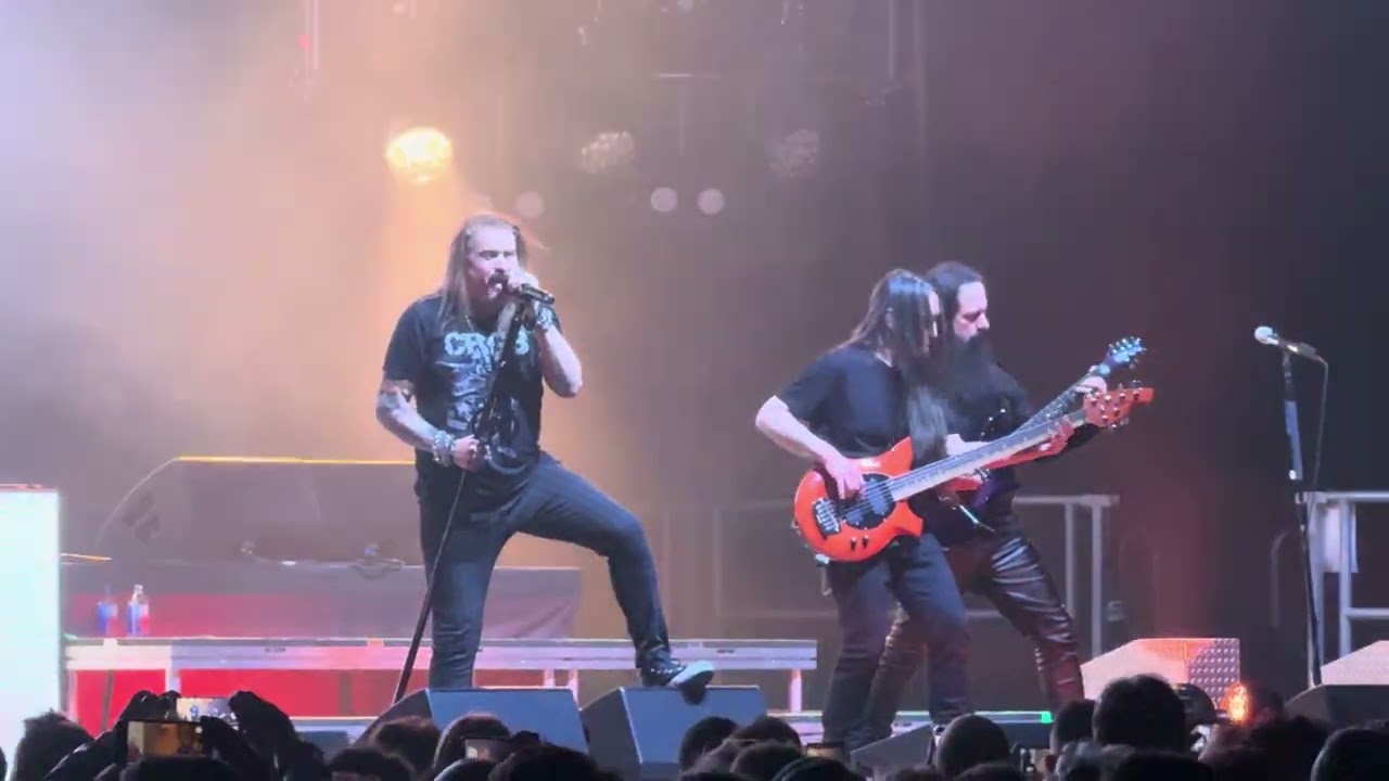 Pull Me Under - Dream Theater live in Lyon, France