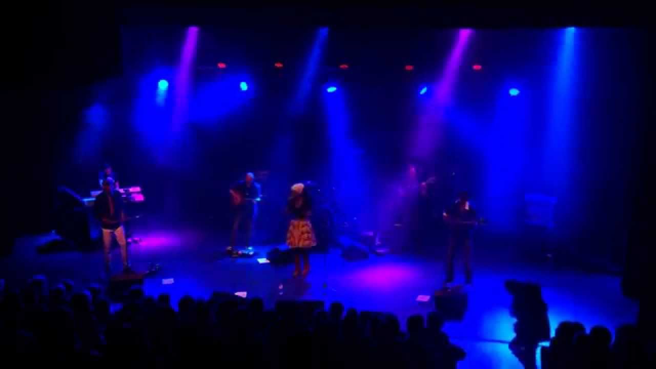 Mo'kalamity and the wizards : Under the rain