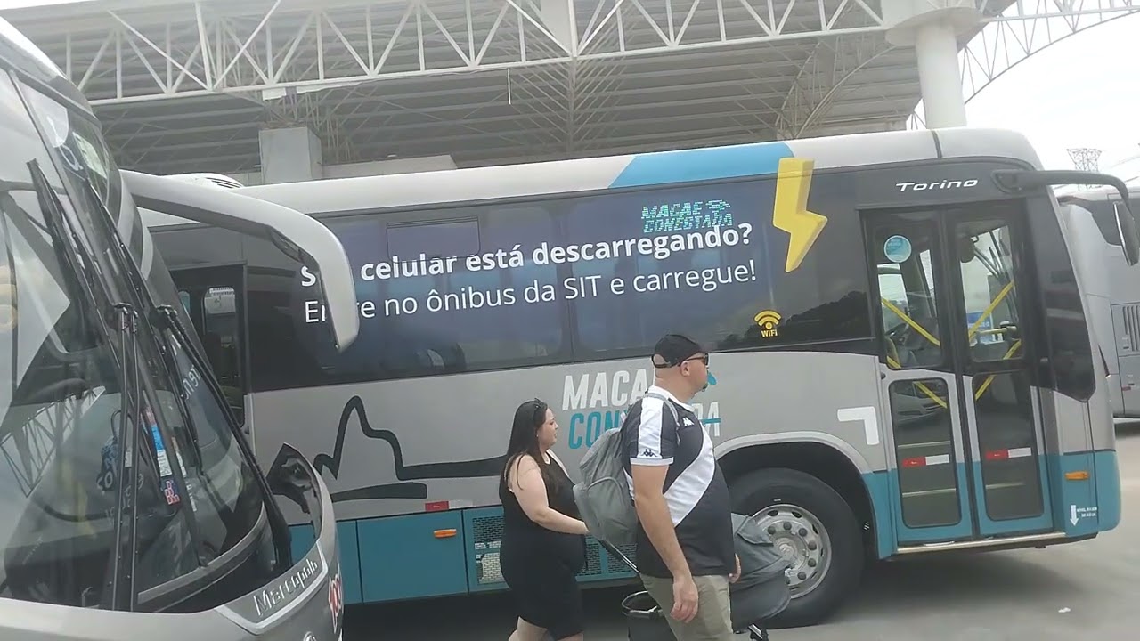 Ónibus executivos e urbanos na expobus 