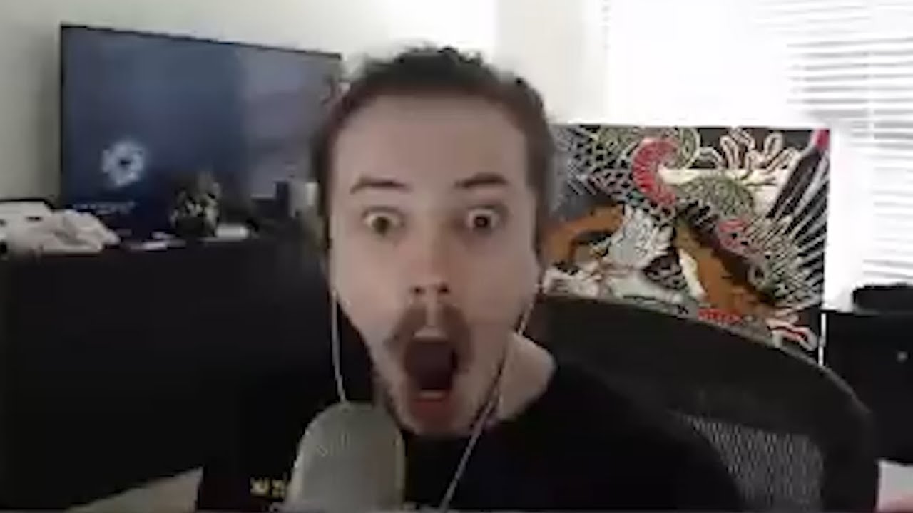 Lou abusing aim assist for 4 minutes
