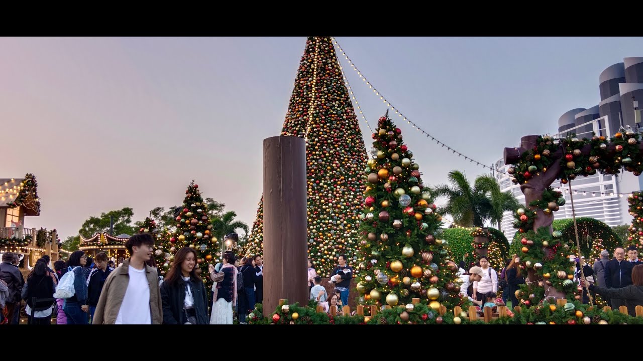 CHRISTMAS TREE  🎄 KOWLOON WEST