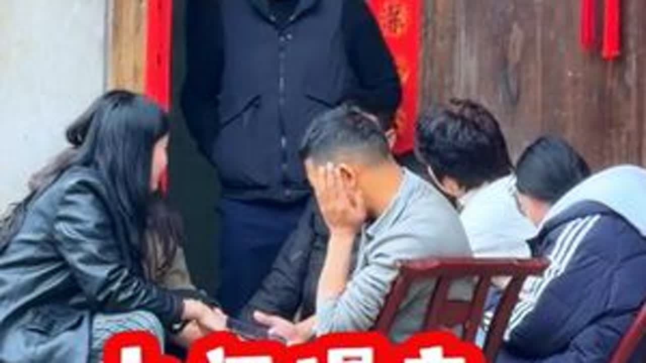 阿豪提亲，藏下礼金也不要，牵线成功母亲矗立在风中#提亲仪式 #千里奔赴为你而来