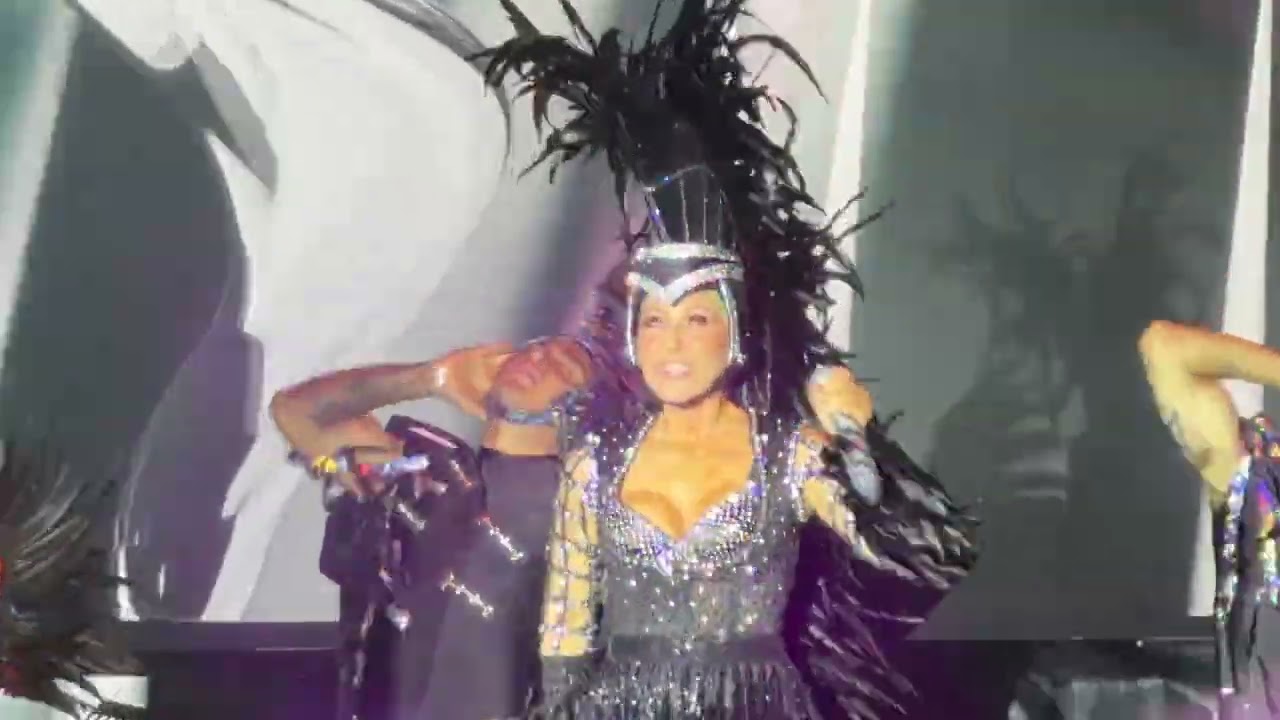 Yuri, Icónica Tour (Intro) #Yuri #icónicatour￼