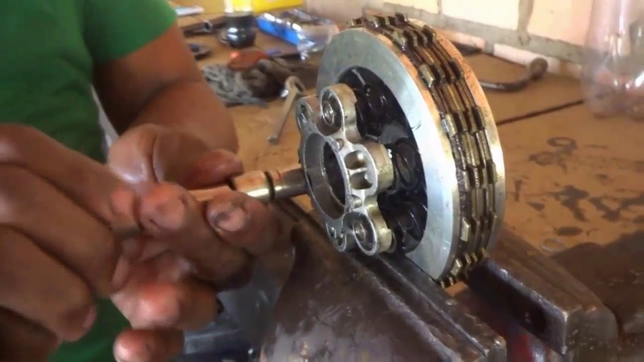 Trocando a embreagem da Biz 125 terceira parte