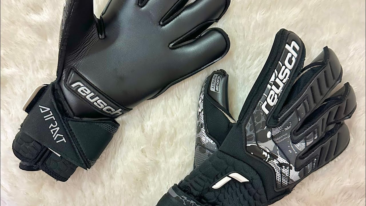 Reusch Attrakt Infinity Resistor Adaptiveflex #goalkeeperglovereview