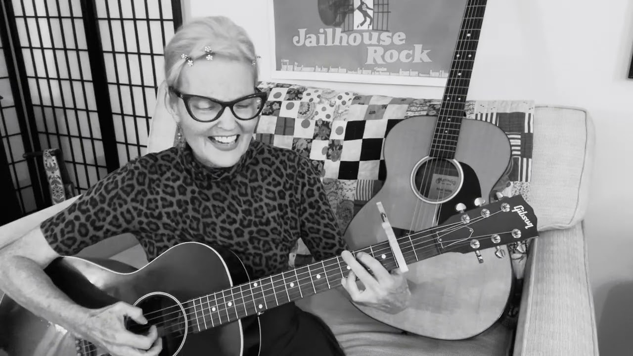 Debi Jean e256 covers You’re Beautiful by #jamesblunt #acousticcovers I mean it! 🎀🎸🎀