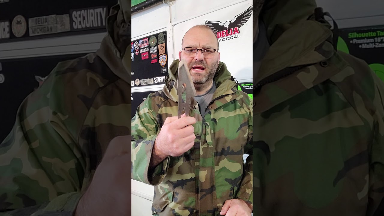 Serrated Edge vs Straight Edge